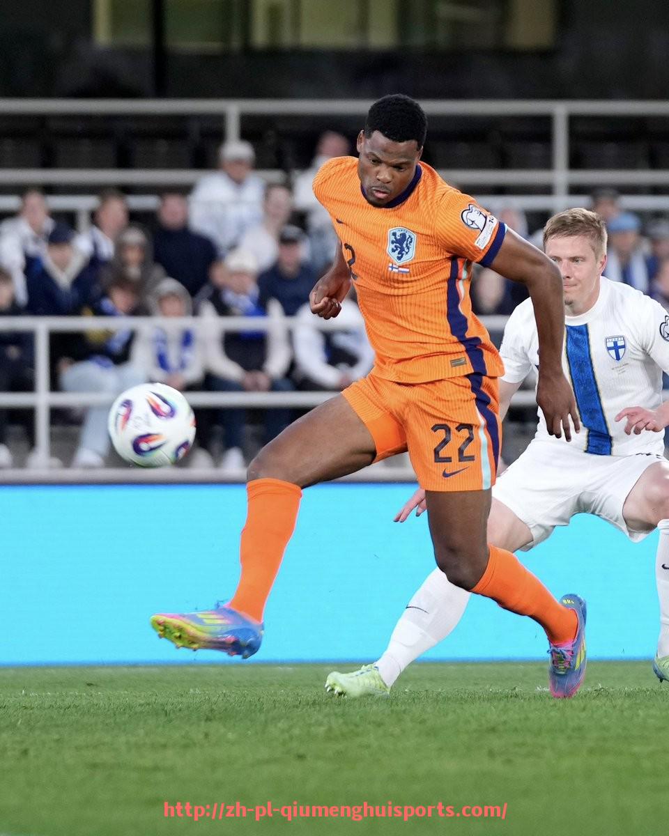 球盟会官网-英超17–18赛季球衣设计及款式发展轨迹