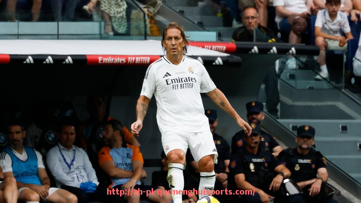 球盟会官网-大连一方足球队在中超的赛季表现全览